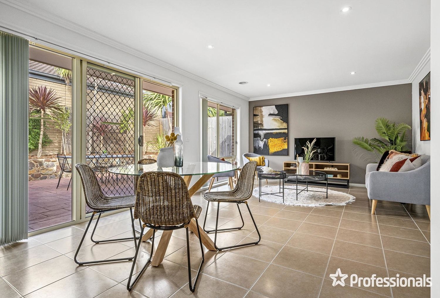 35 Elms Road, Mooroolbark VIC 3138, Image 2