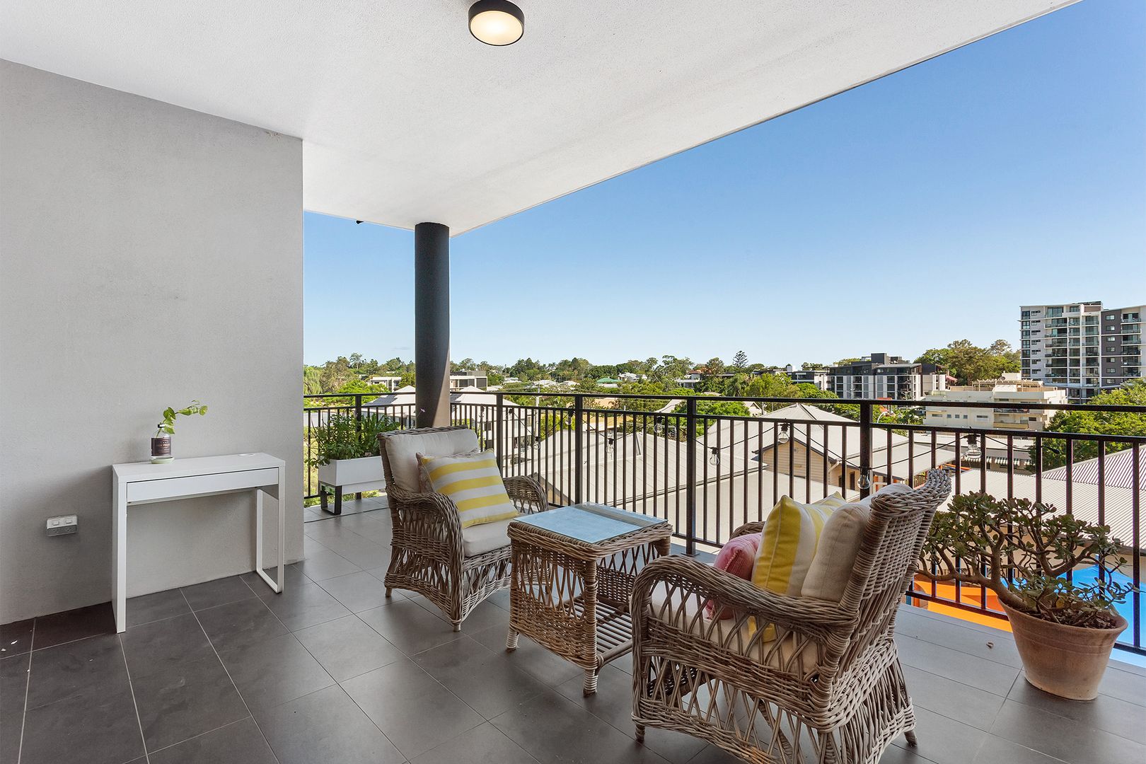 403/133 Clarence Road, Indooroopilly QLD 4068, Image 1