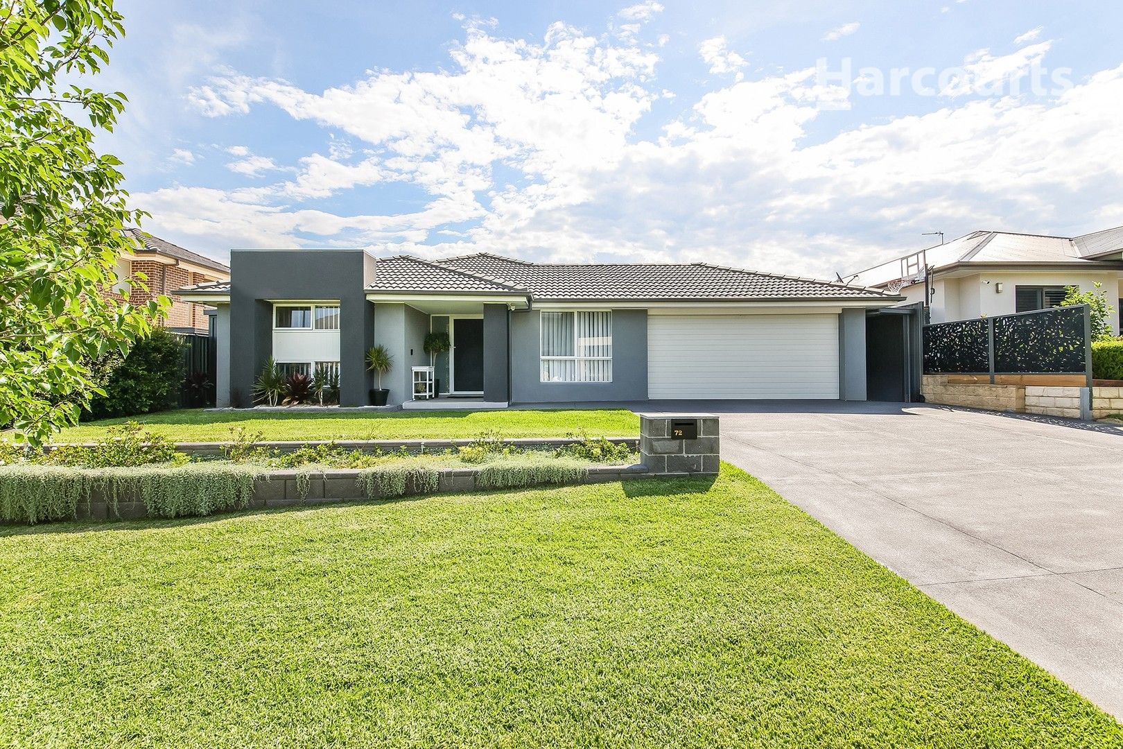5 bedrooms House in 72 Donahue Circuit HARRINGTON PARK NSW, 2567