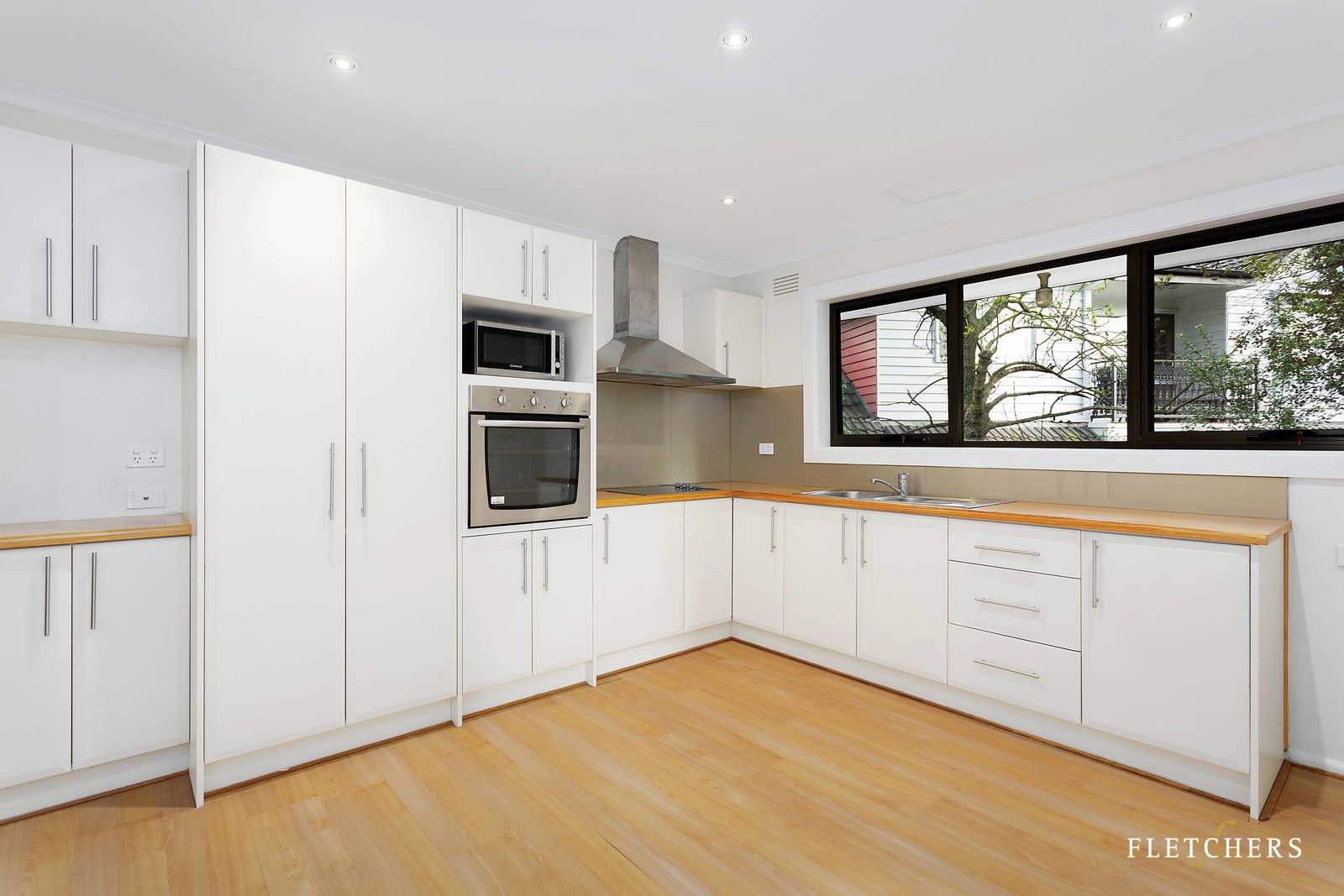 37 Castleton Road, Viewbank VIC 3084, Image 2