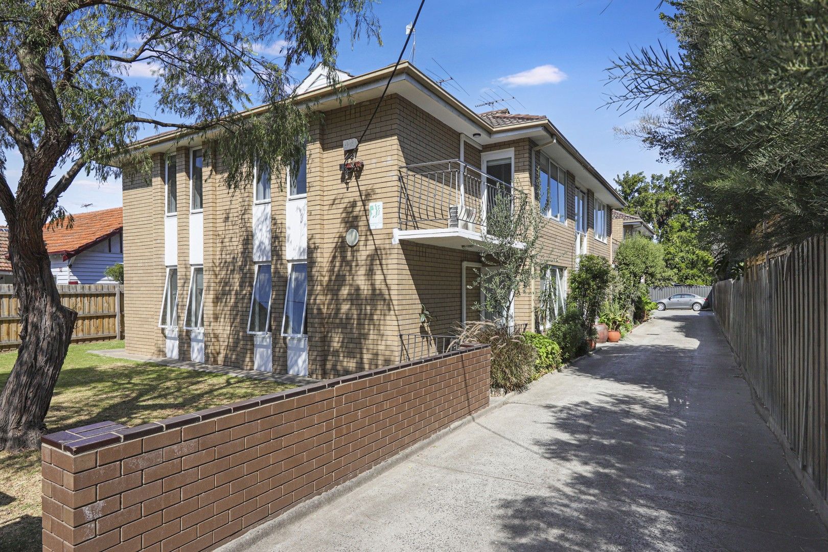 2 bedrooms Apartment / Unit / Flat in 1/30 Steele Street MOONEE PONDS VIC, 3039