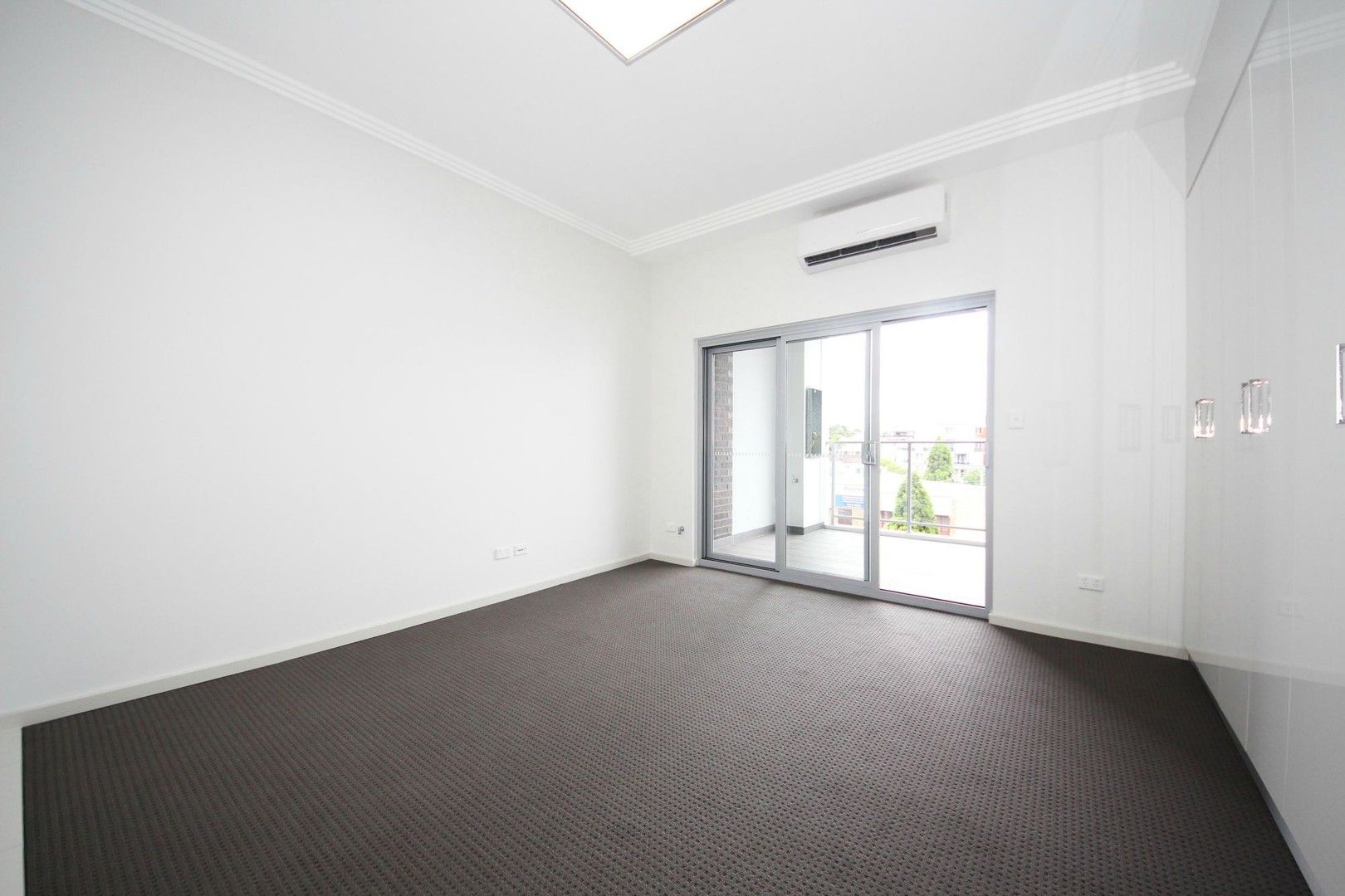 1 bedrooms Apartment / Unit / Flat in Unit 23/30-32 Arncliffe St WOLLI CREEK NSW, 2205