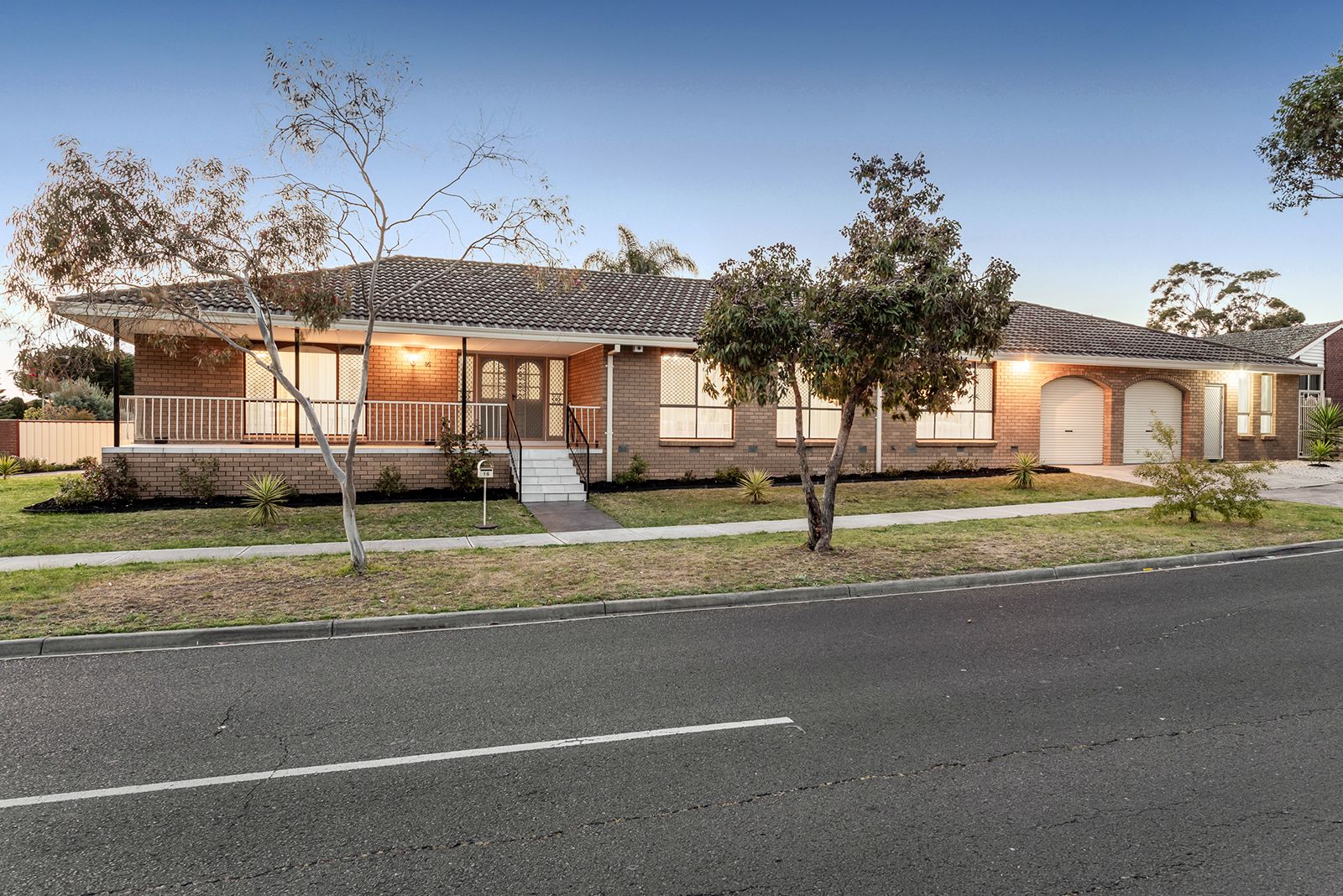 16 Carbine Way, Keilor Downs VIC 3038