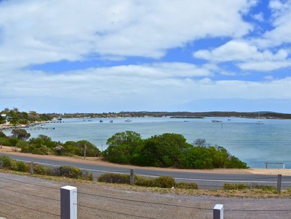 2/77 Esplanade , Coffin Bay SA 5607