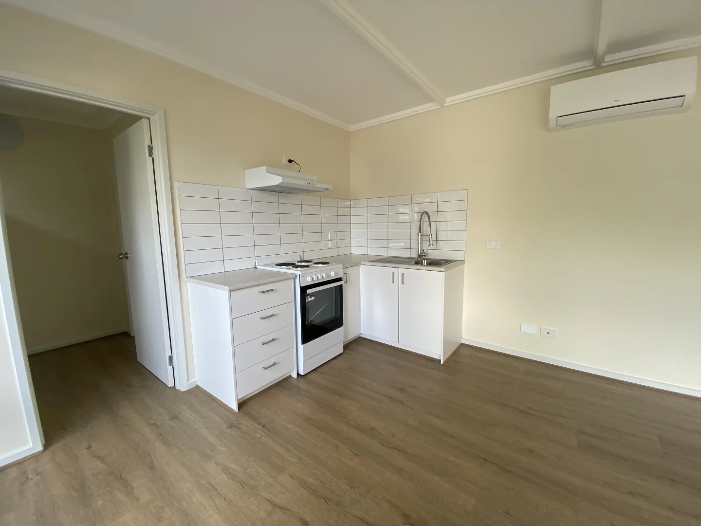 Additional image 2 of 9/94 Aphrasia Street, Newtown VIC 3220