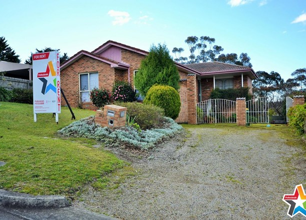 20 Autumn Grove, Mooroolbark VIC 3138