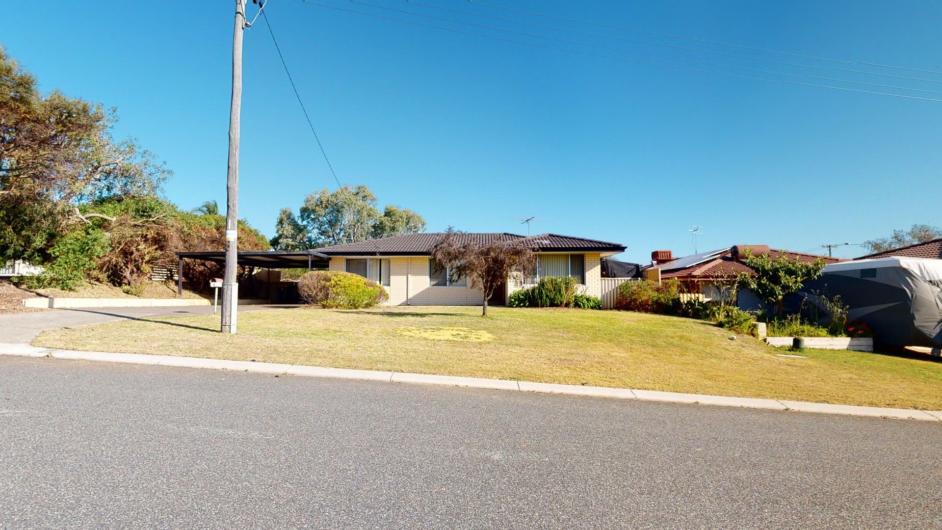 3 bedrooms House in 4 Yardoo Court WANNEROO WA, 6065