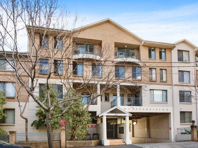 2 bedrooms Apartment / Unit / Flat in 217 Chalmers Street SURRY HILLS NSW, 2010