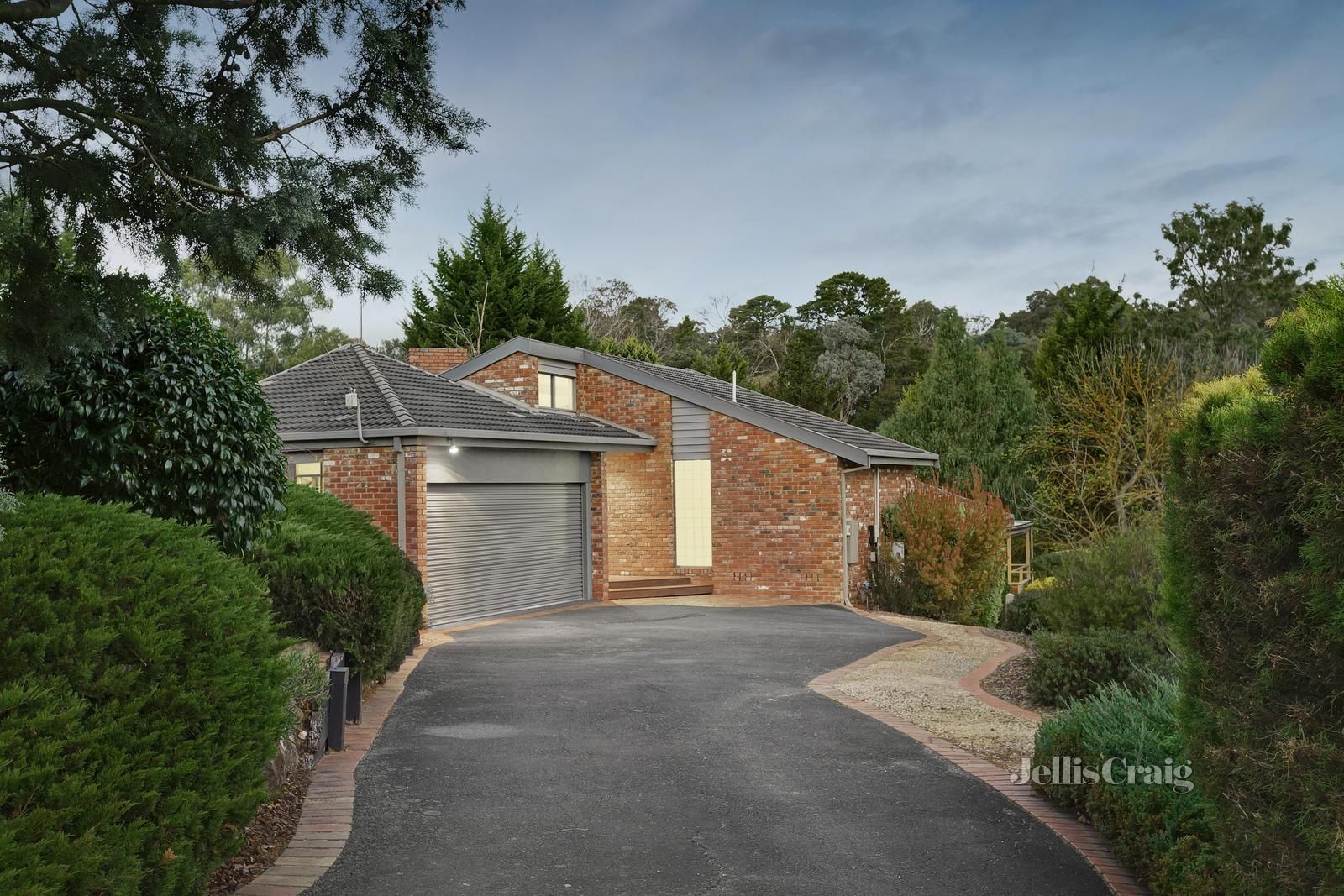 4 bedrooms House in 11 Talwong Court RESEARCH VIC, 3095