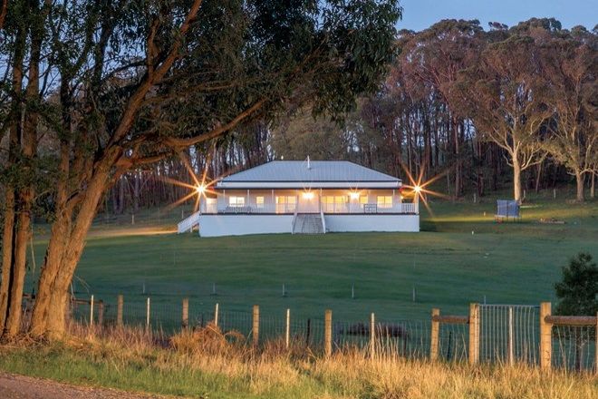 Picture of 214 Alkera Road, INVERMAY VIC 3352
