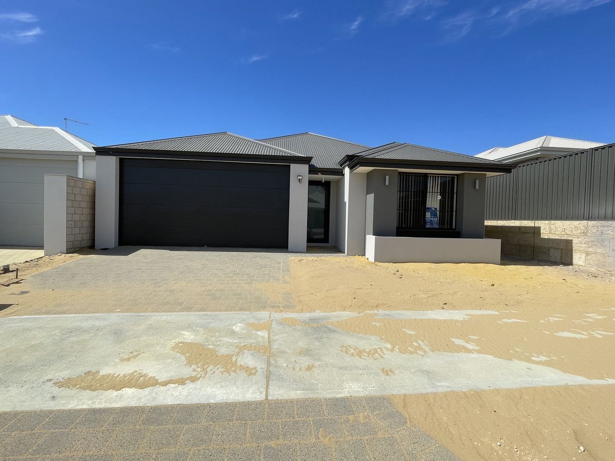 4 bedrooms House in 61 Angalore Road MADORA BAY WA, 6210