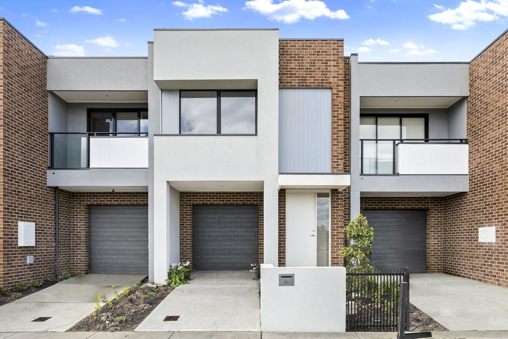 Townhouse in 37 Holzer Crescent, BRAYBROOK VIC, 3019