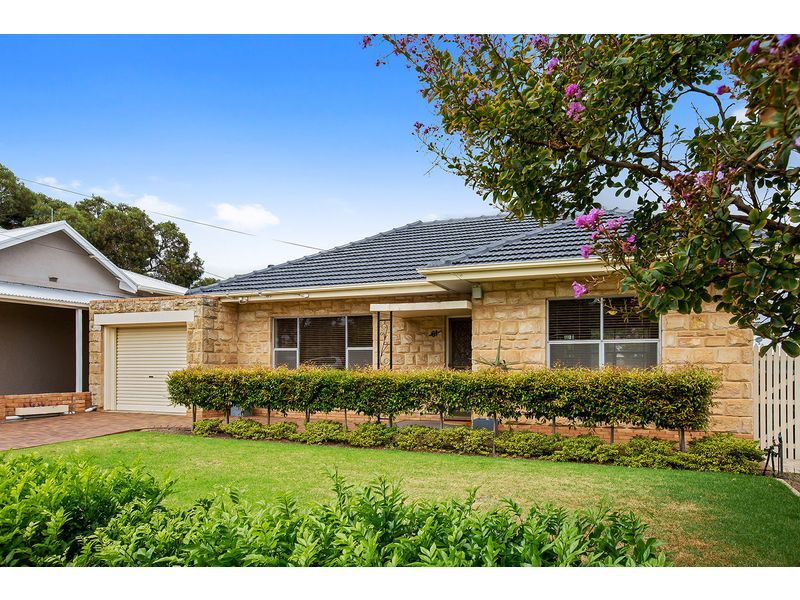 3 bedrooms House in 61 Crozier Avenue DAW PARK SA, 5041