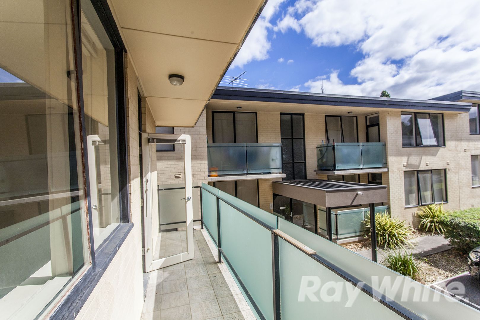 2 bedrooms Apartment / Unit / Flat in 8/33 Albion Road BOX HILL VIC, 3128
