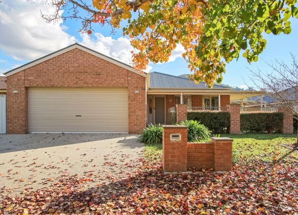 4 Cromer Fairway, West Wodonga VIC 3690