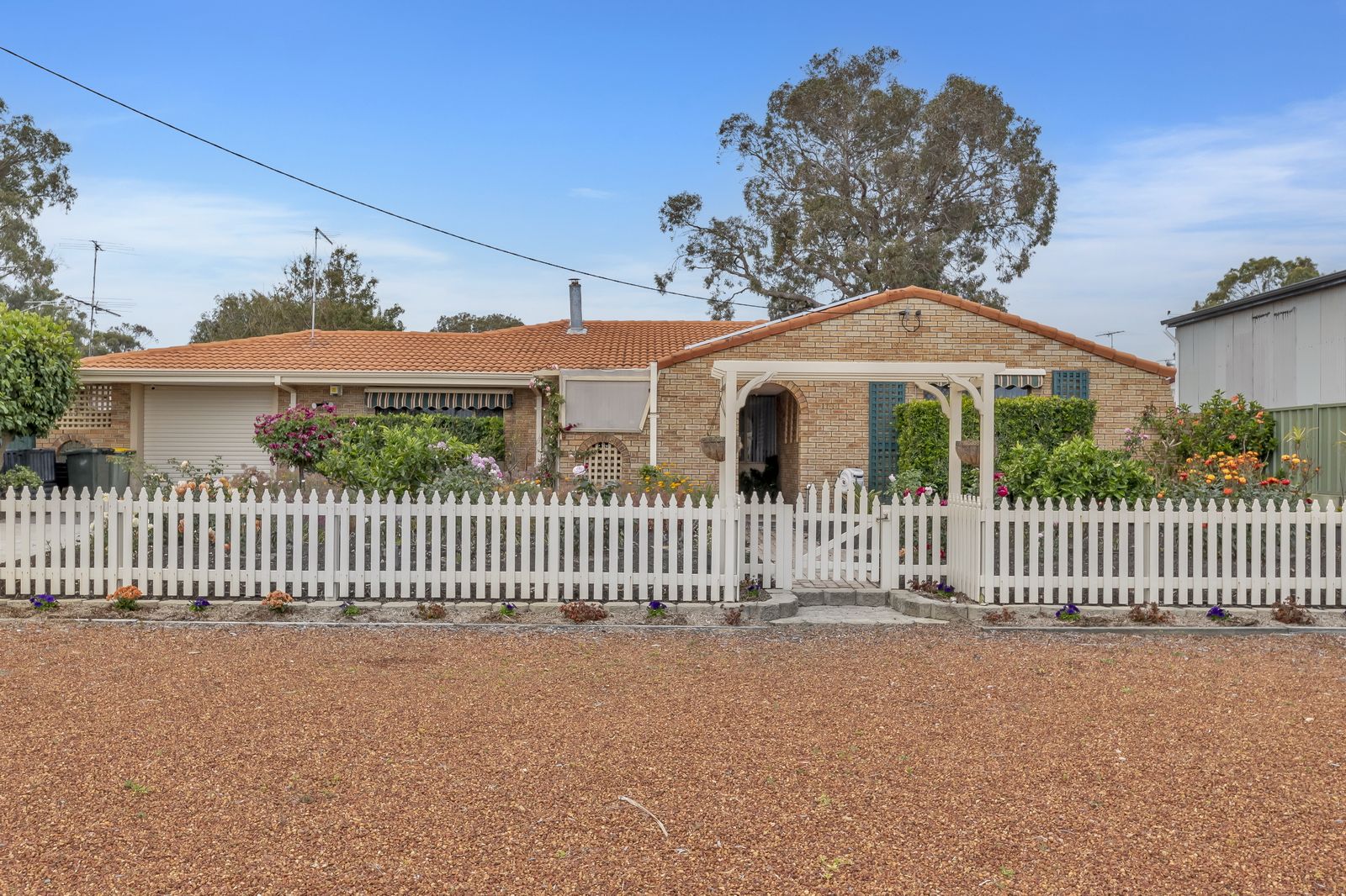 4 bedrooms House in 39 Nairn Road COODANUP WA, 6210