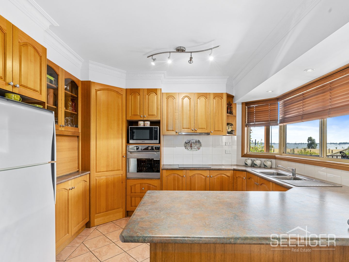 9 Luton Drive, Yarrawonga VIC 3730, Image 2