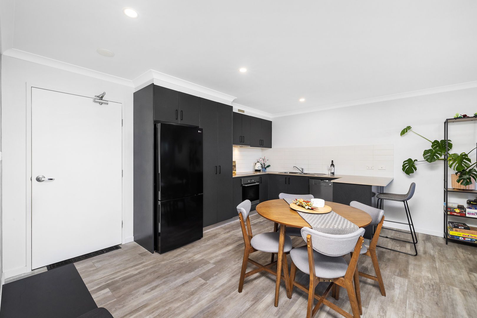 4/16 David Miller Crescent, Casey ACT 2913, Image 2