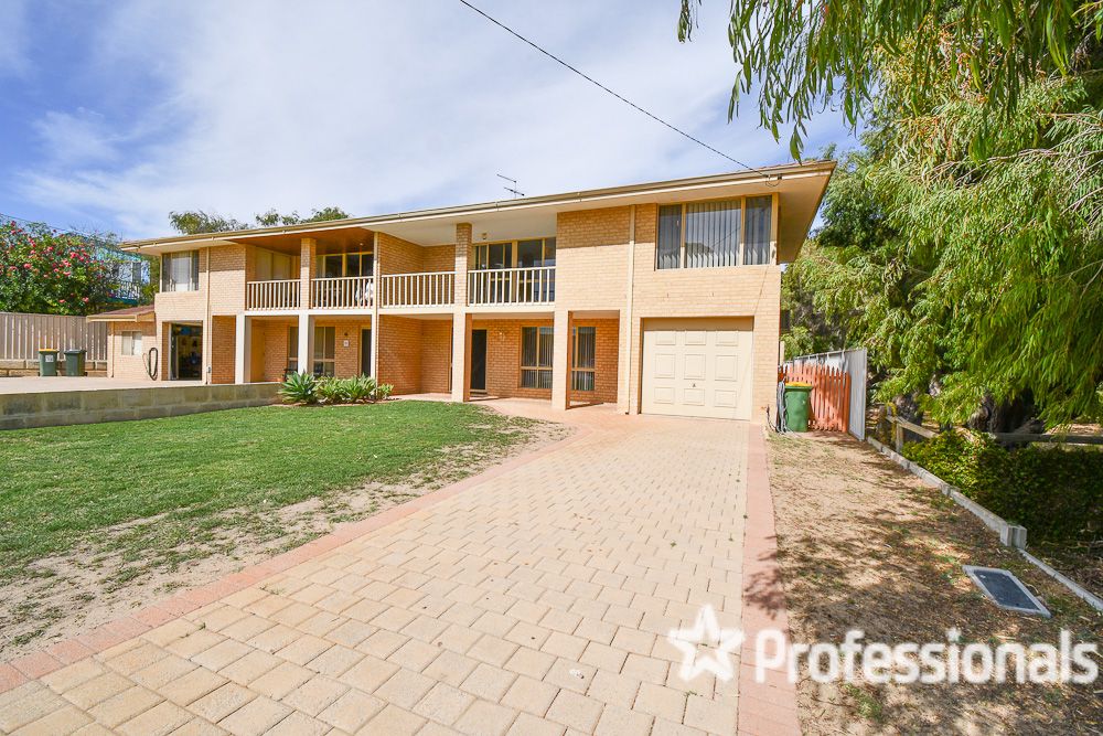 4 bedrooms House in 2/11 Eone Street FALCON WA, 6210