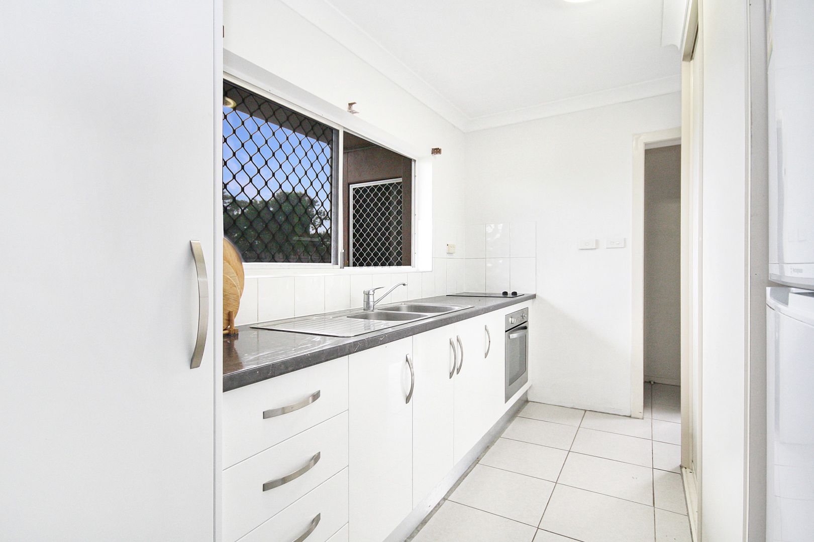 1/1 Sandown Close, Woree QLD 4868