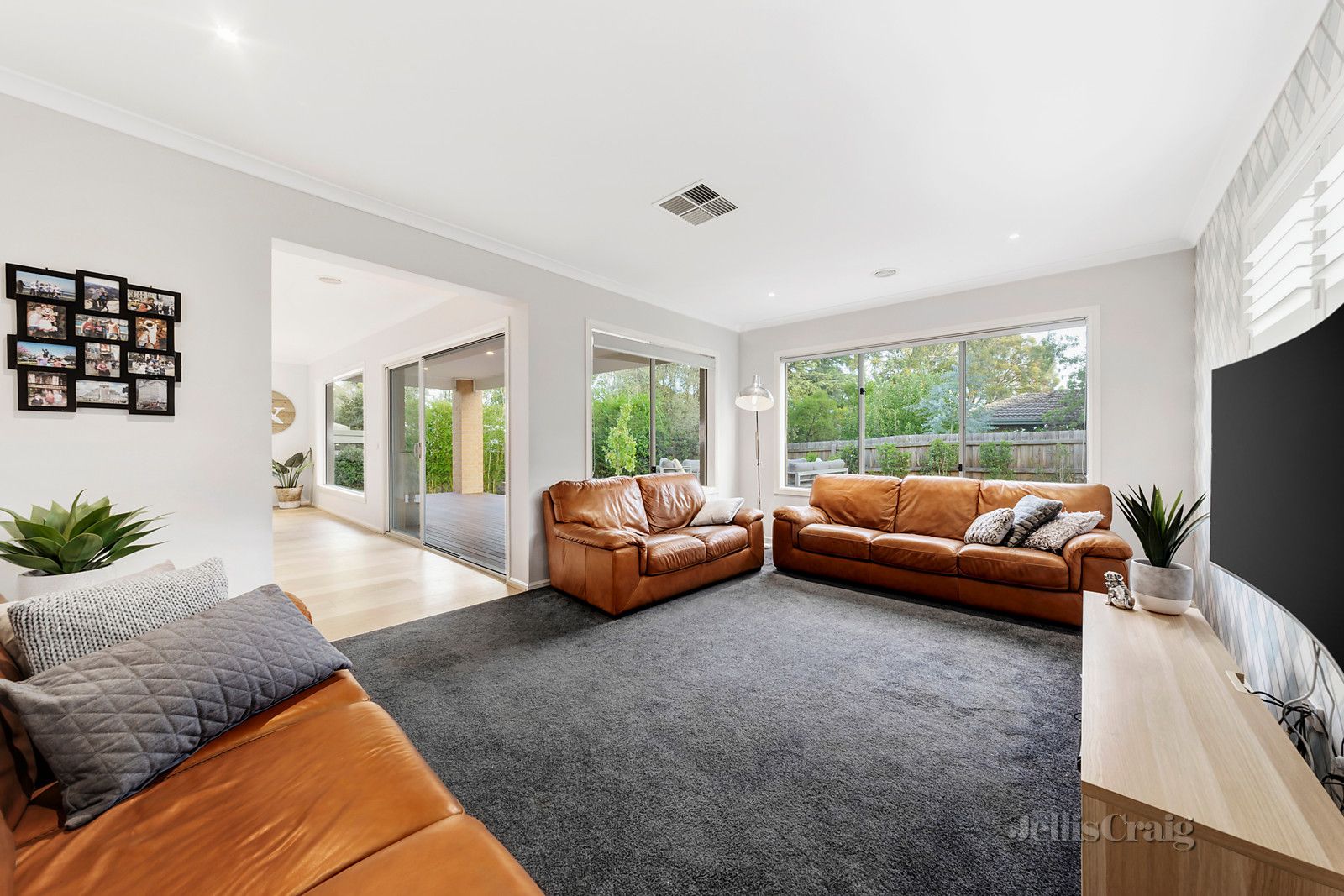 12 Abelia Street, Forest Hill VIC 3131, Image 2
