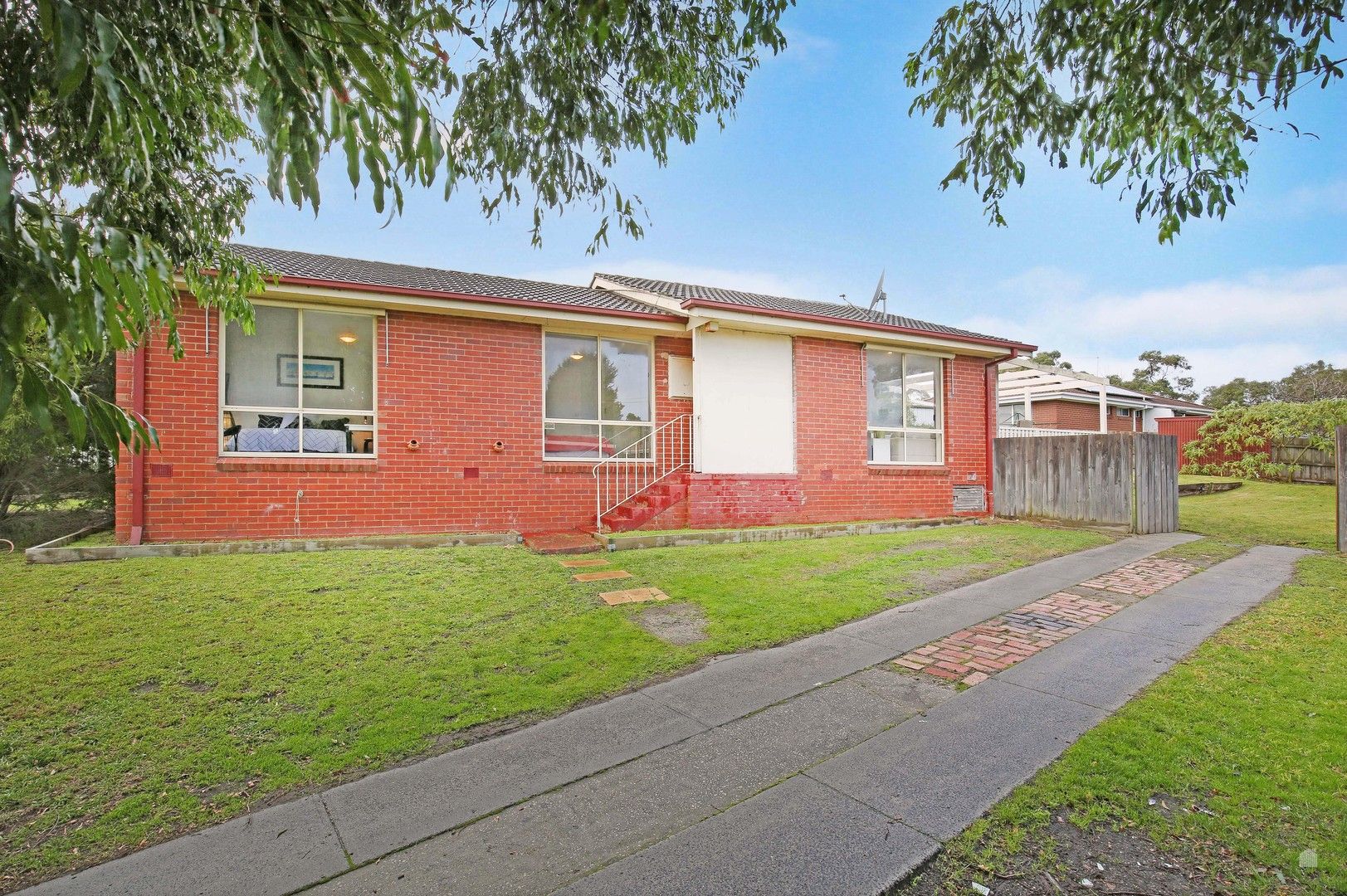 4 Honeysuckle Street, Frankston North VIC 3200, Image 2