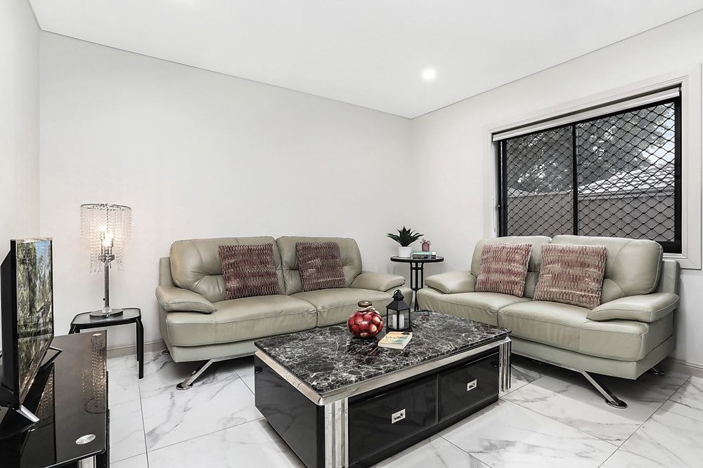 2/95 Bonds Road, Peakhurst NSW 2210, Image 2