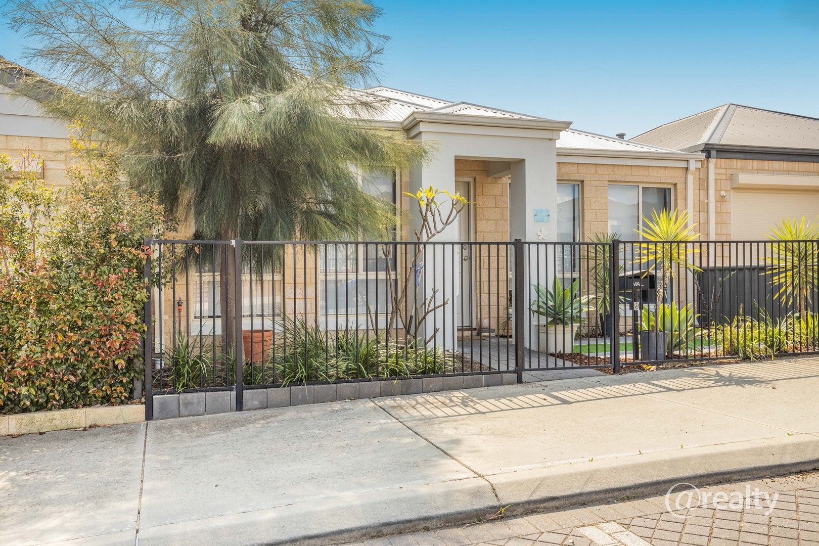 3 bedrooms House in 9 Conferta Link BANKSIA GROVE WA, 6031