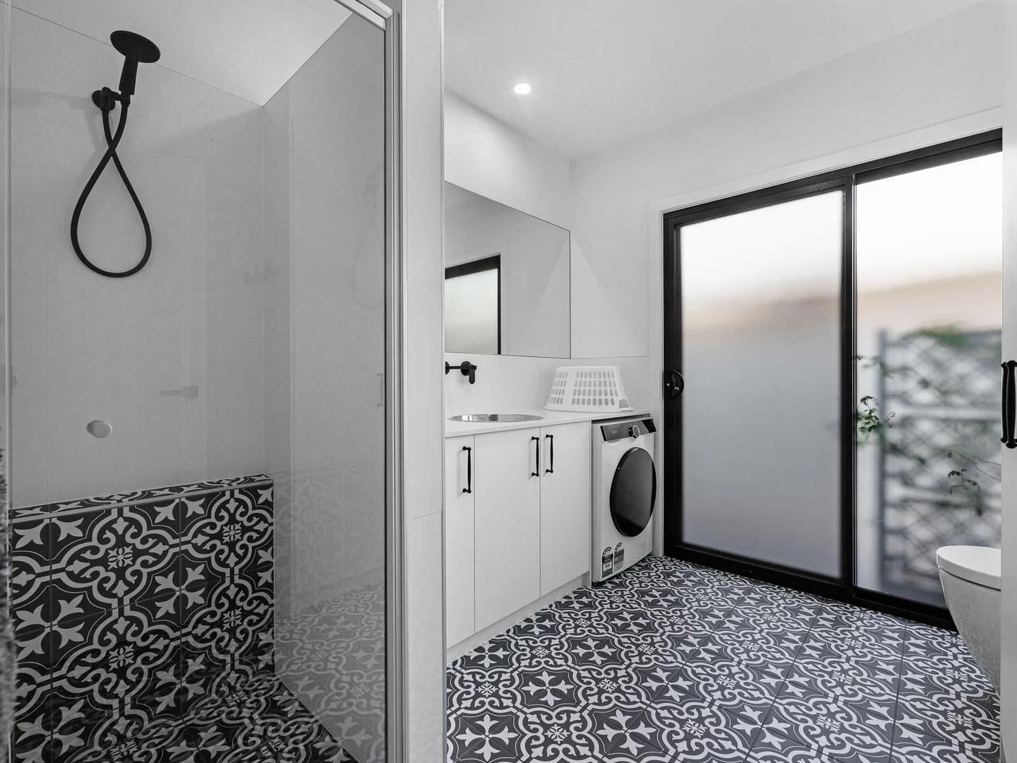 Additional image 16 of 527 Esplanade, Urangan QLD 4655