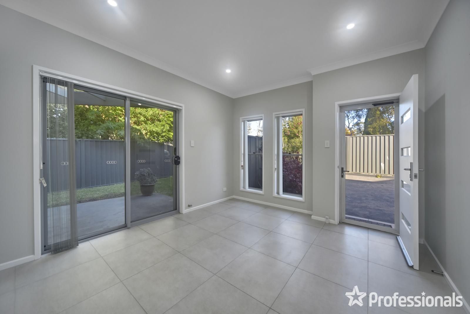 4/52 Shoalhaven Street, Nowra NSW 2541, Image 2