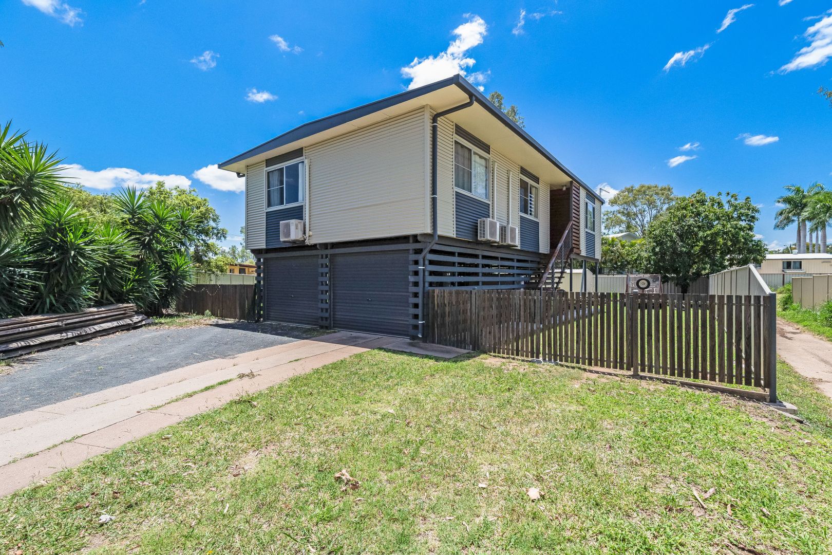 5 Suncross Place, Emerald QLD 4720, Image 1