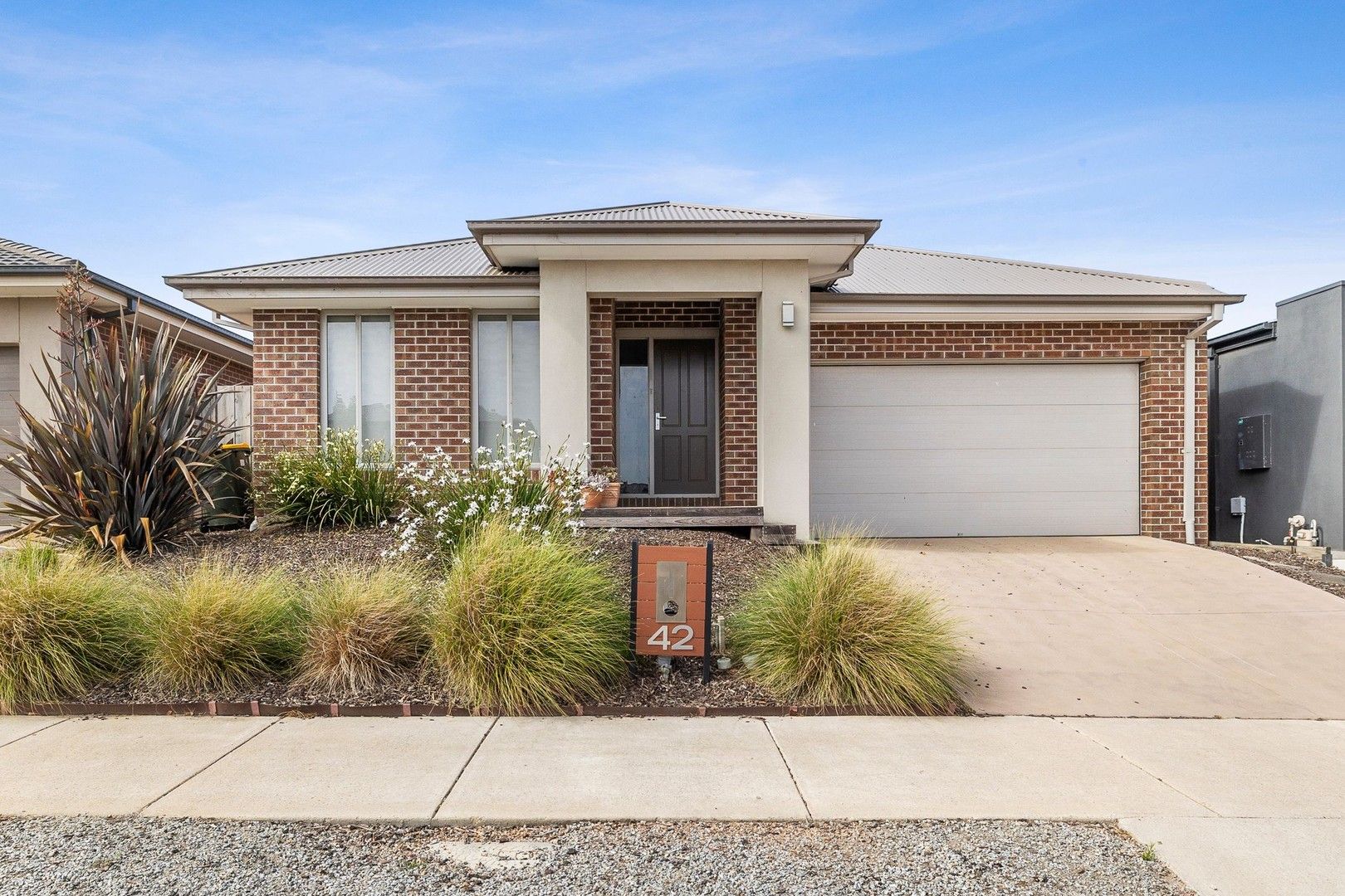 4 bedrooms House in 42 Greyjoy Road CHARLEMONT VIC, 3217