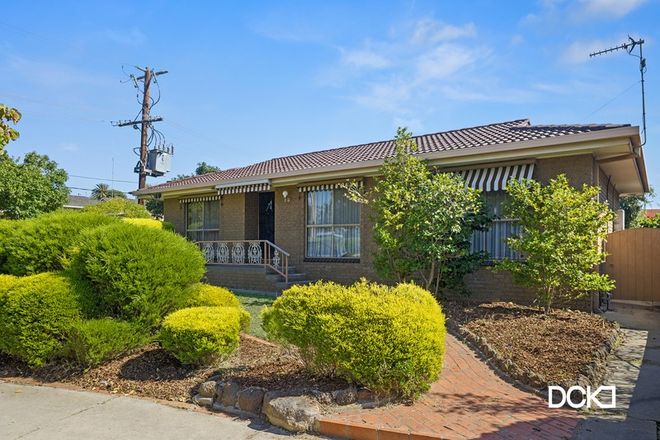 Picture of 1/156 Crook Street, STRATHDALE VIC 3550