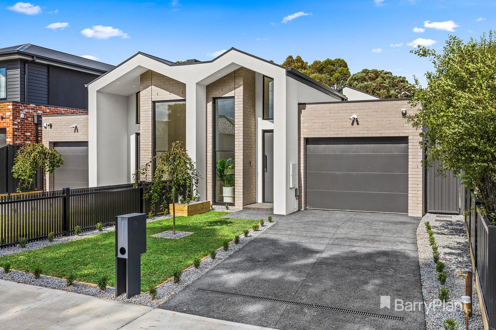 3 bedrooms Townhouse in 16 Thames Street HADFIELD VIC, 3046