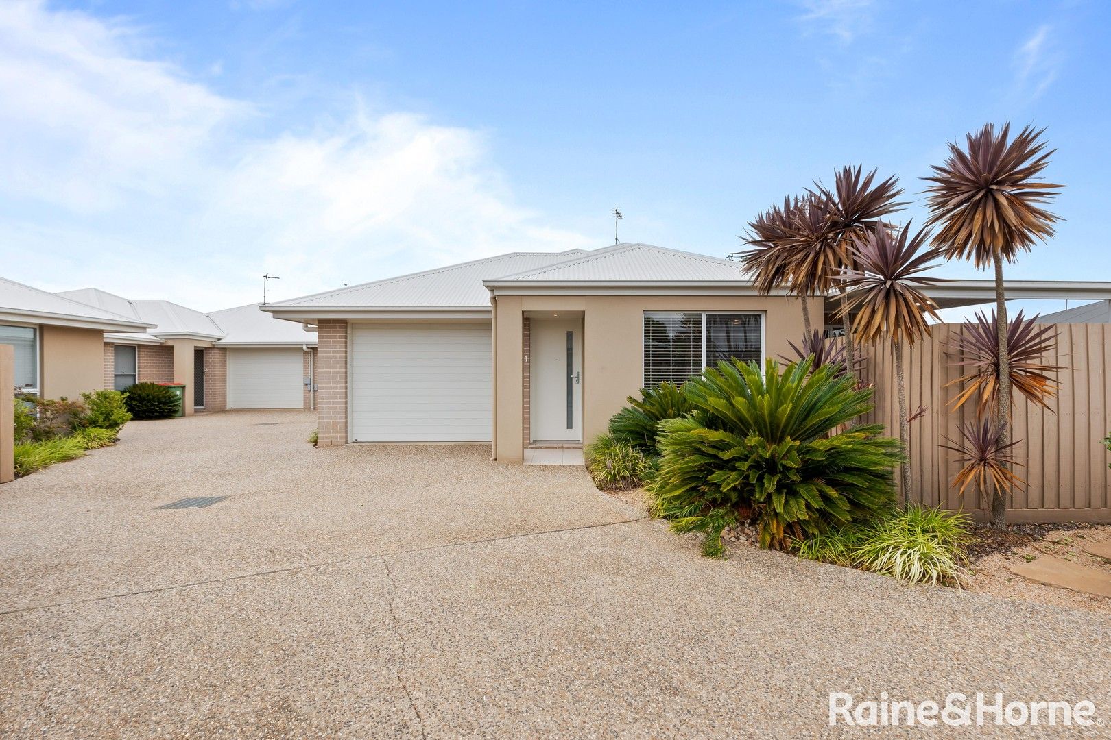 2 bedrooms House in 1/11 Furness Court KEARNEYS SPRING QLD, 4350