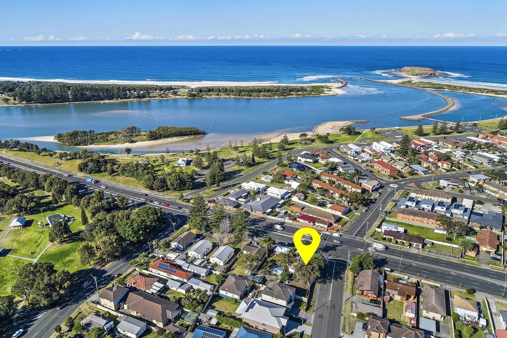 12 Shellharbour Road, Lake Illawarra NSW 2528, Image 0