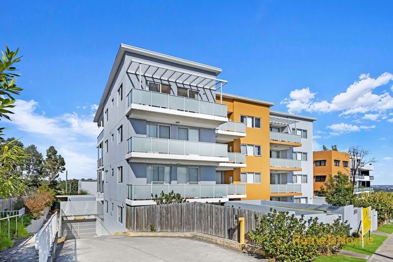 3 bedrooms Apartment / Unit / Flat in 13/114-116 Adderton Road CARLINGFORD NSW, 2118