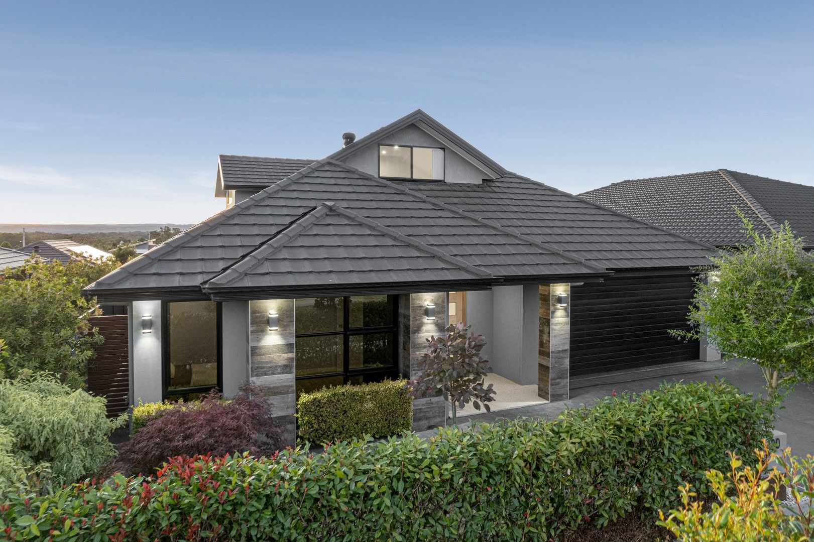 4 bedrooms House in 30 Lowndes Drive ORAN PARK NSW, 2570