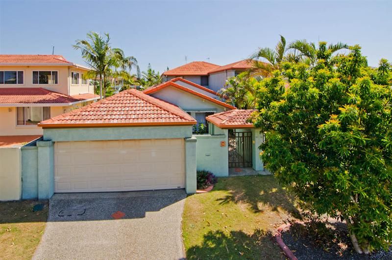 1/14 Bulolo Avenue, RUNAWAY BAY QLD 4216, Image 2