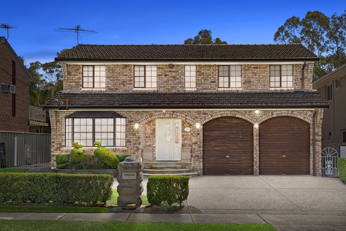 4 bedrooms House in 21 Kootingal Street GREYSTANES NSW, 2145