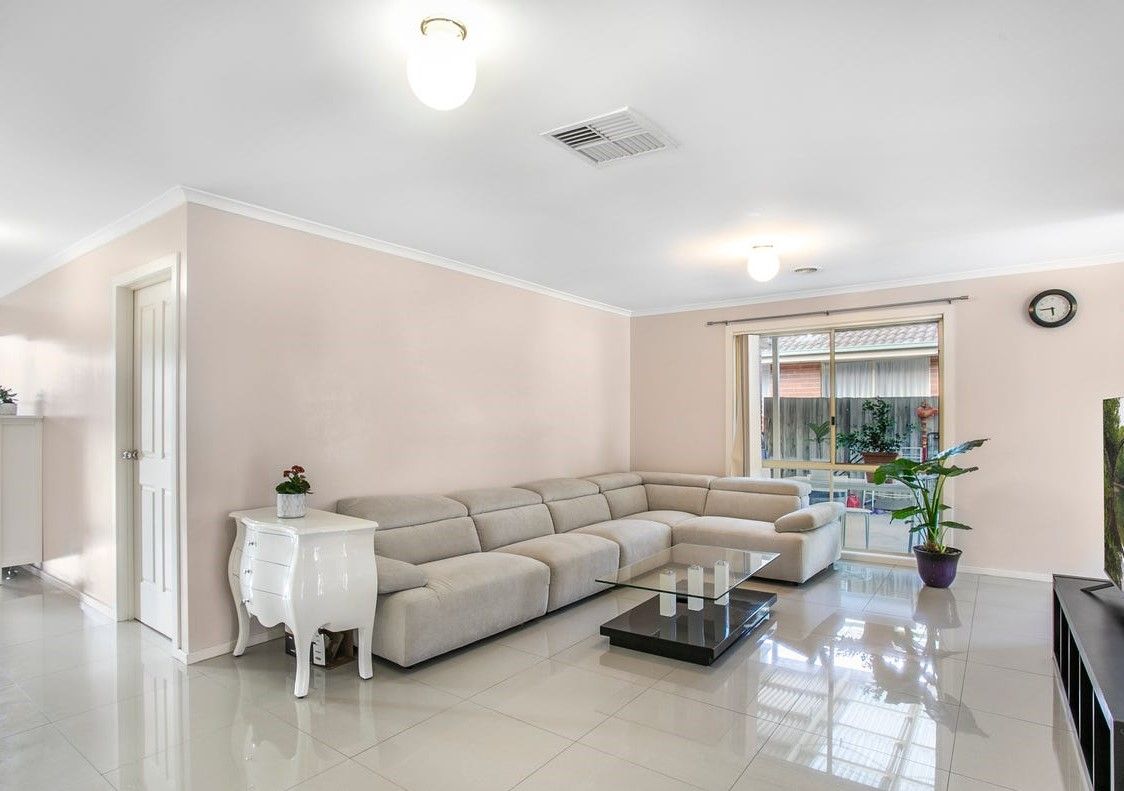 2 Grand Arch Way, Berwick VIC 3806, Image 2