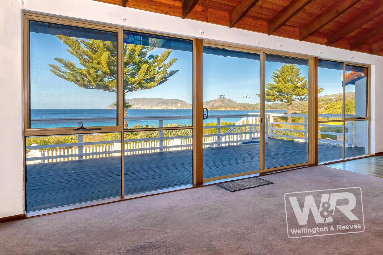 24 La Perouse Crt, Goode Beach WA 6330, Image 1