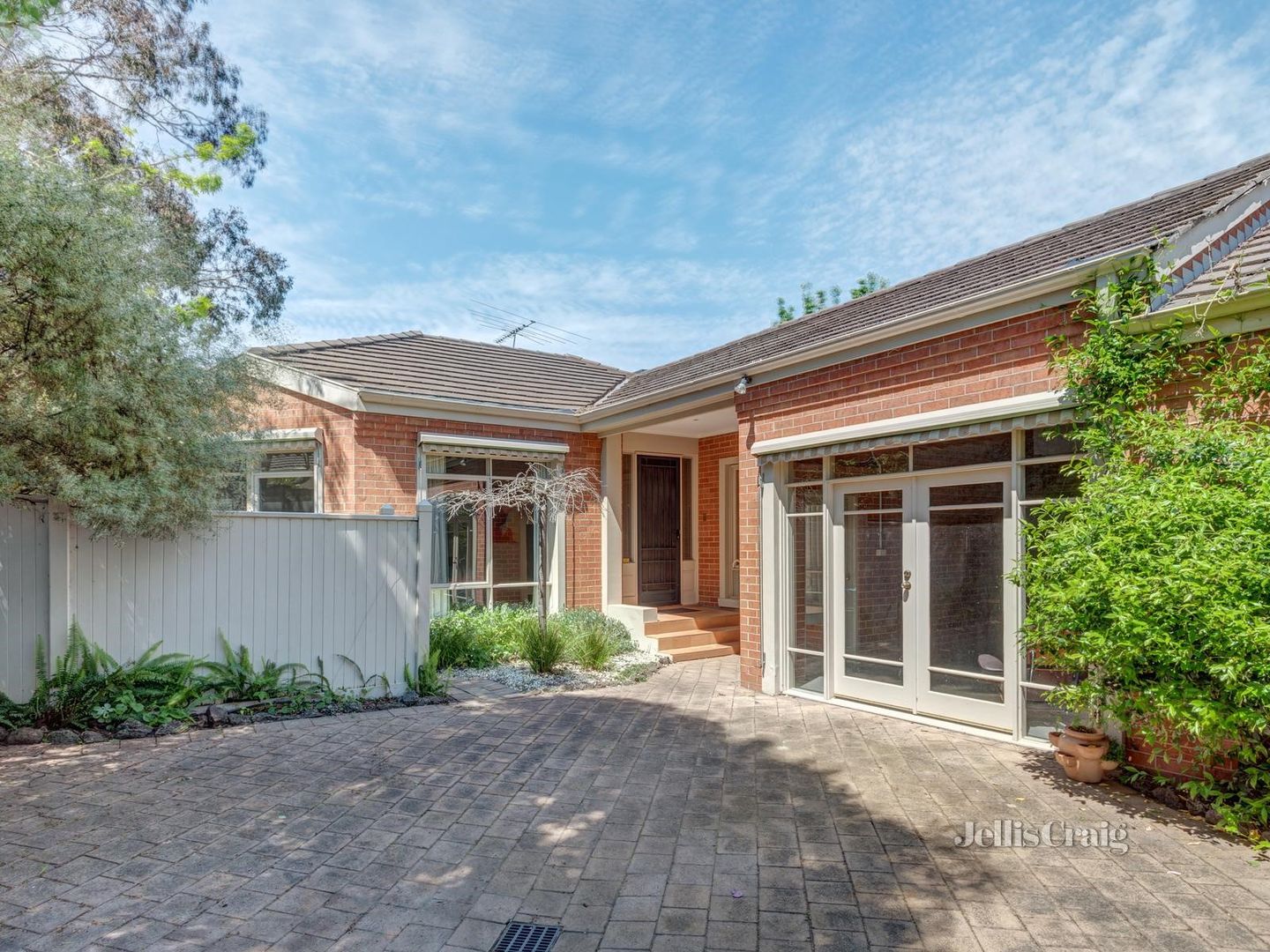 2/6 Daphne Street, Canterbury Property History & Address Research