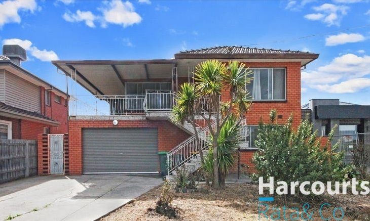 4 bedrooms House in 166 The Boulevard THOMASTOWN VIC, 3074