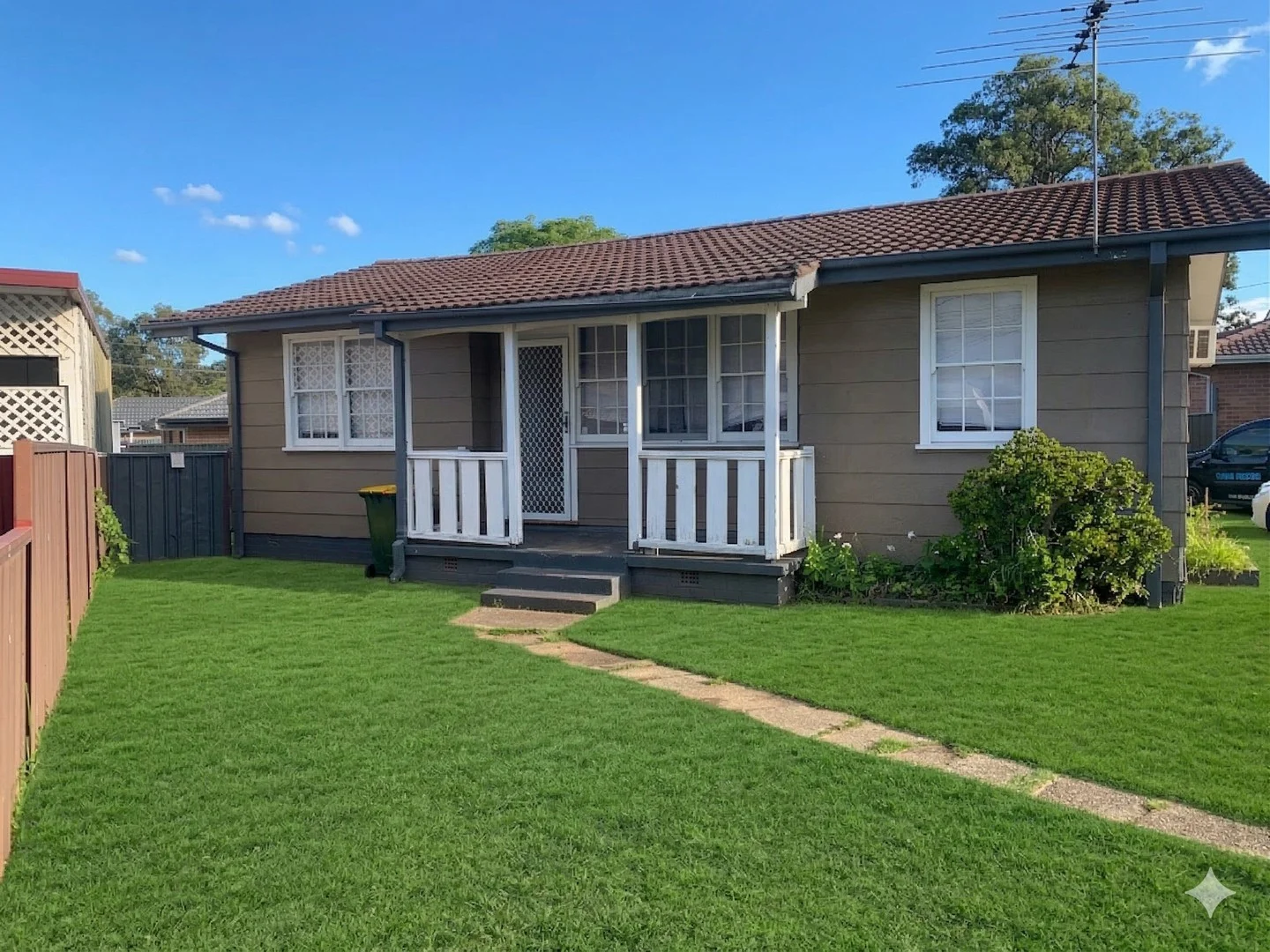 24 Tahiti Avenue, Lethbridge Park NSW 2770