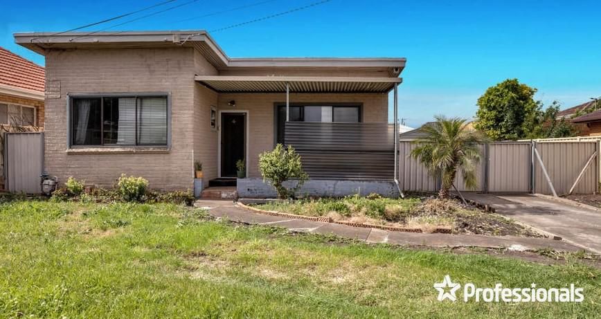 3 bedrooms House in 136 William St ST ALBANS VIC, 3021