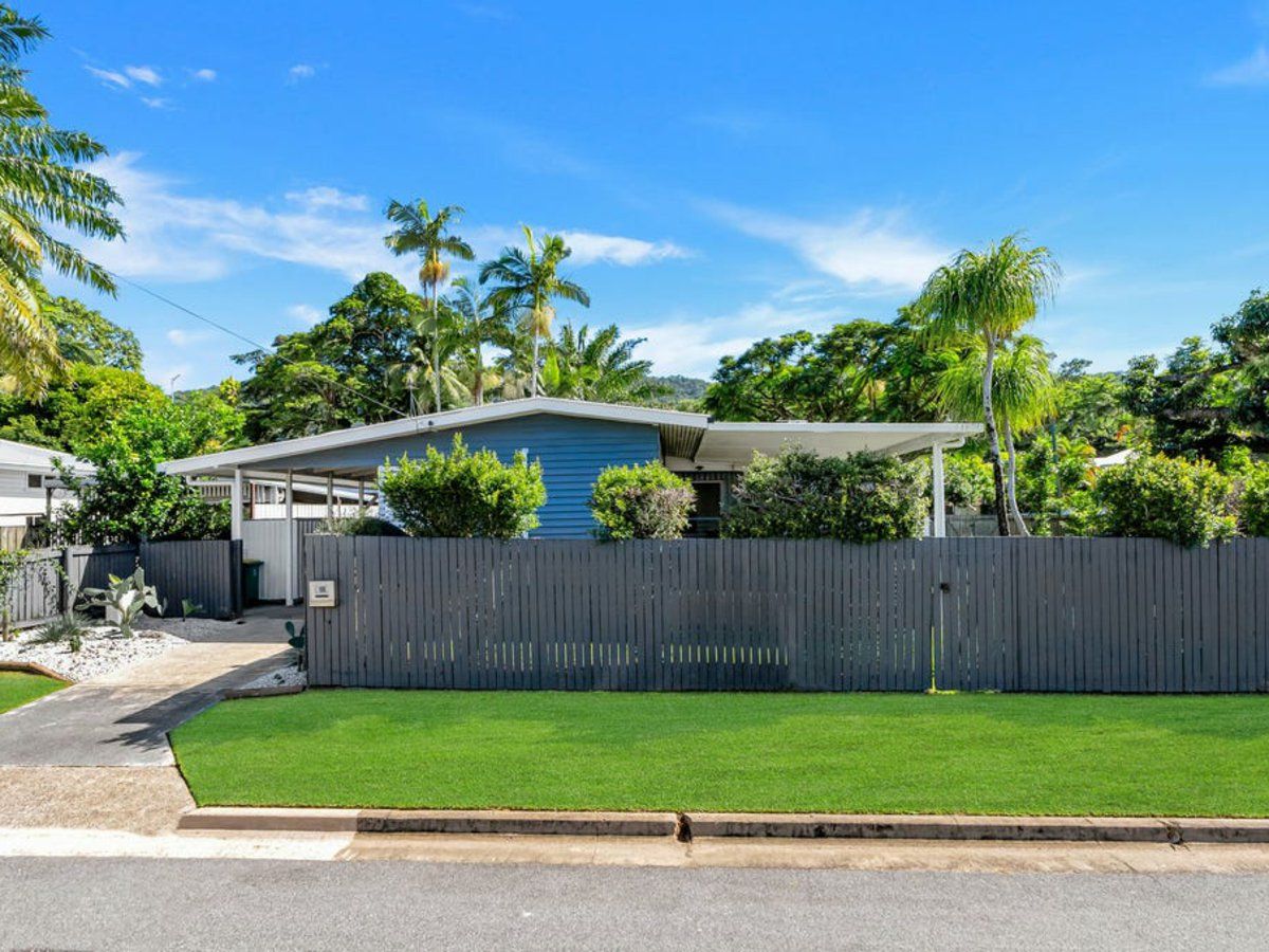 House in 196 Woodward Street, WHITFIELD QLD, 4870