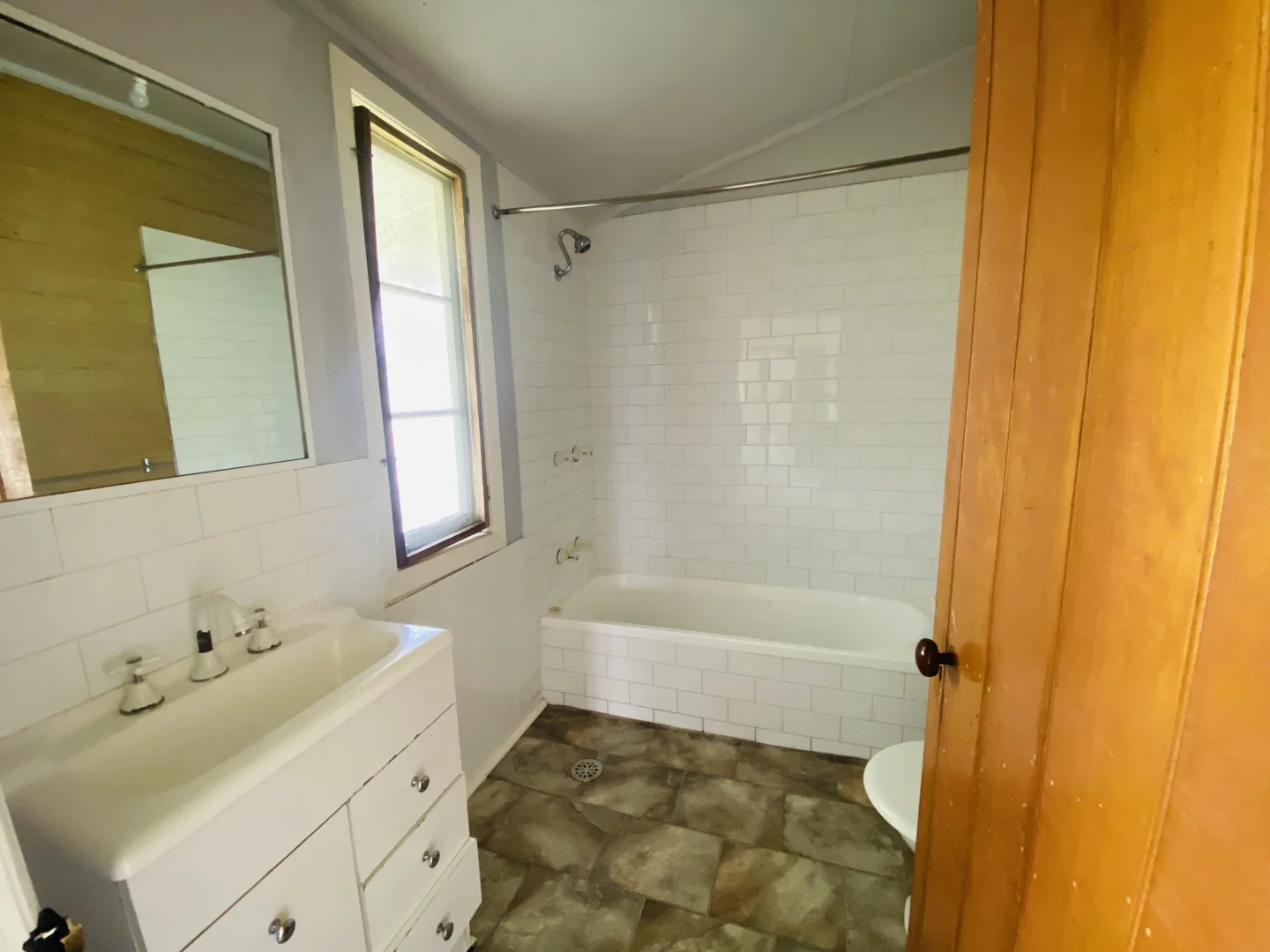 Additional image 5 of 1/9 Madgwick Drive, Armidale NSW 2350