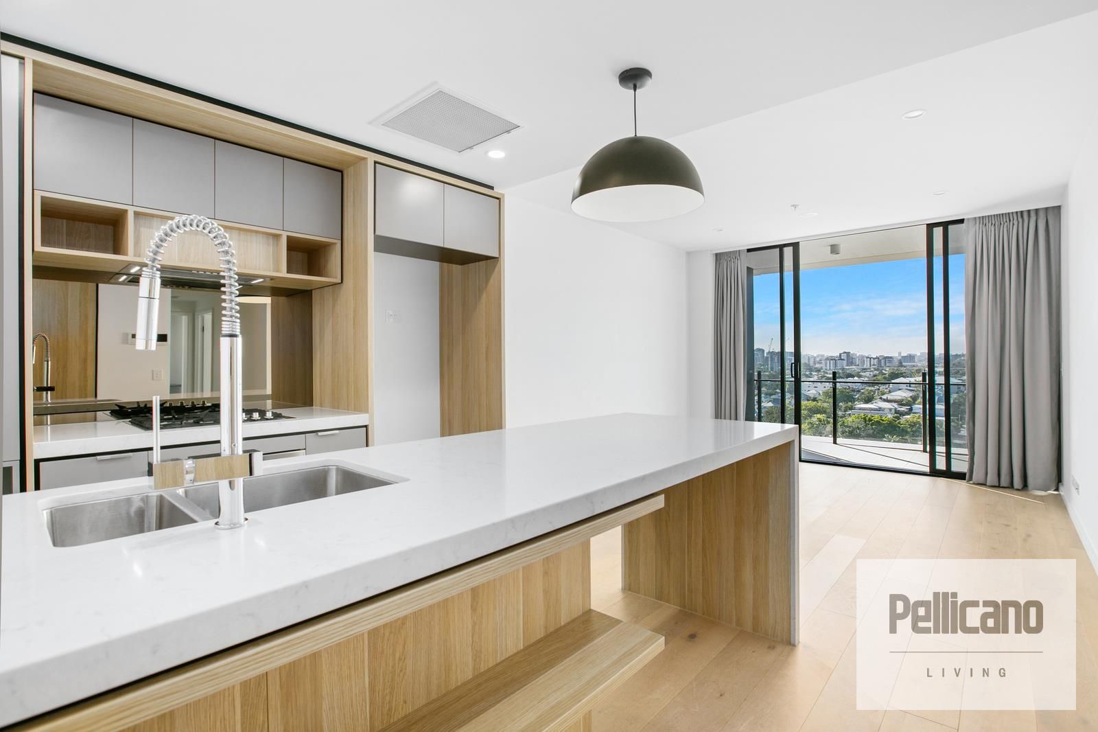2 bedrooms Apartment / Unit / Flat in 1505/17 Deshon Street WOOLLOONGABBA QLD, 4102