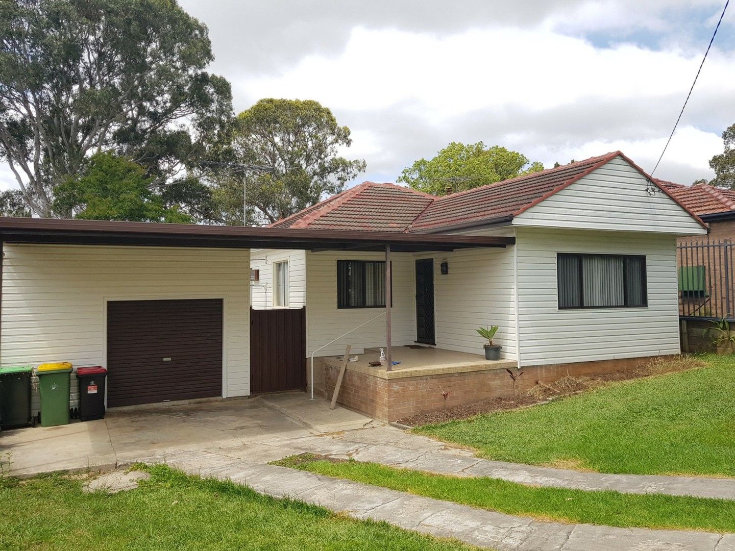 3 bedrooms House in 31 Treloar Crescent CHESTER HILL NSW, 2162